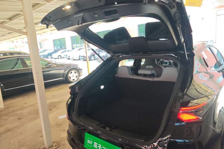 Used CHANGAN UNI-T 2023 Second-Generation 1.5T Prestige Model Trunk