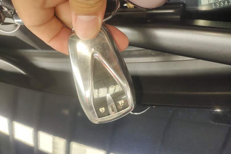 Used CHANGAN UNI-T 2023 Second-Generation 1.5T Prestige Model Vehicle Key