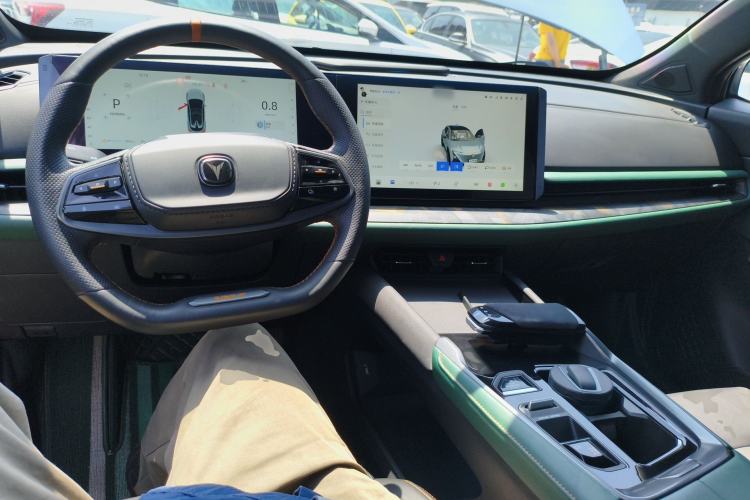 Used CHANGAN UNI-T 2023 2nd Generation 1.5T Sport Edition Flagship Version Center Console