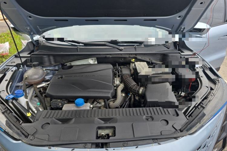 Used CHANGAN UNI-T 2023 Second-Generation 1.5T Prestige Model Engine Bay
