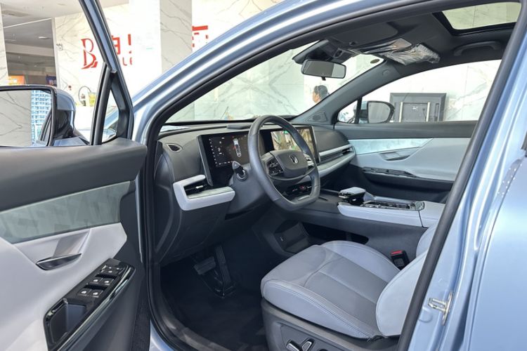 Used CHANGAN UNI-T 2023 2nd Generation 1.5T Flagship Version Interior 2