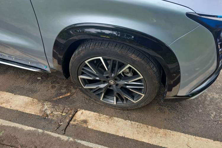 Used CHANGAN UNI-T 2023 Second-Generation 1.5T Prestige Model Right Front Wheel Hub