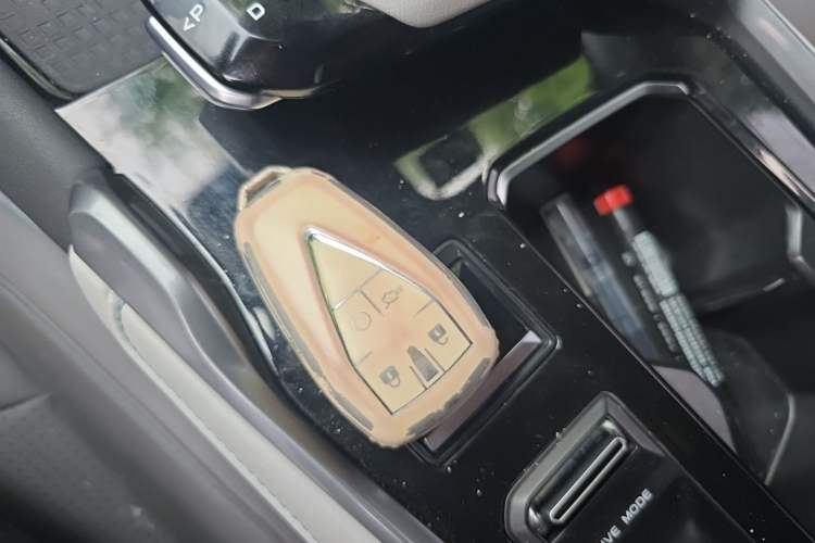 Used CHANGAN UNI-T 2023 Second-Generation 1.5T Prestige Model Vehicle Key