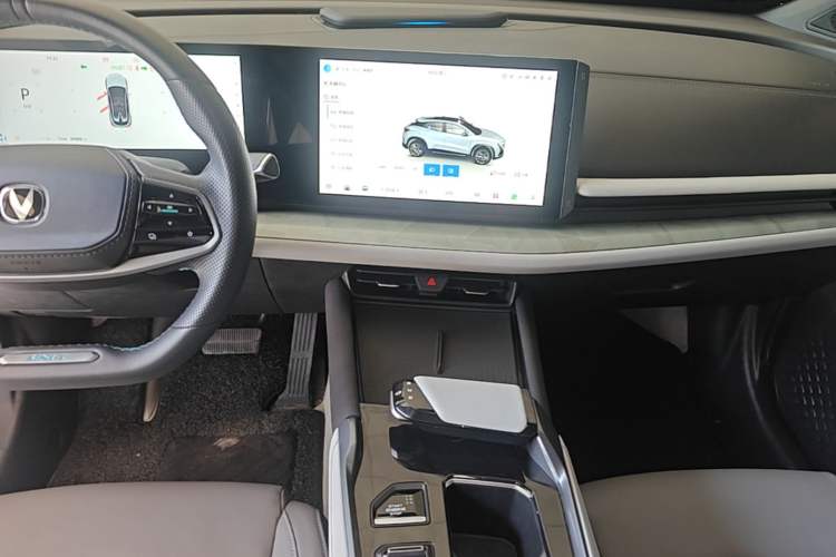 Used CHANGAN UNI-T 2023 Second-Generation 1.5T Prestige Model Audio And AC Panel