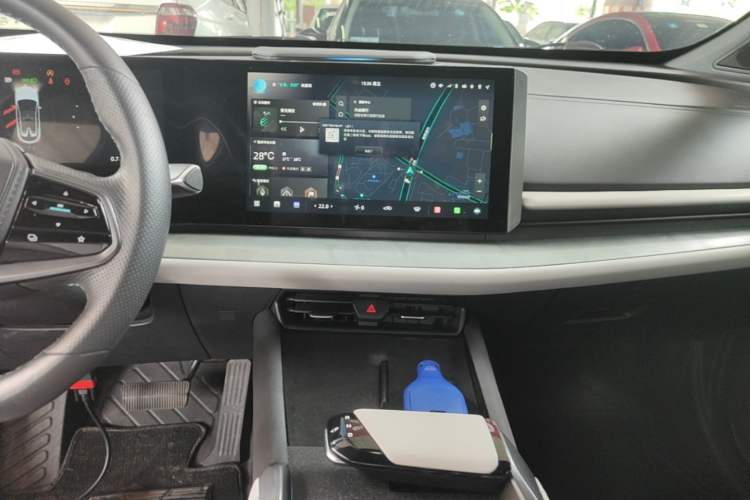 Used CHANGAN UNI-T 2023 Second-Generation 1.5T Prestige Model Audio And AC Panel