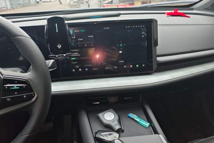 Used CHANGAN UNI-T 2023 Second-Generation 1.5T Prestige Model Audio And AC Panel
