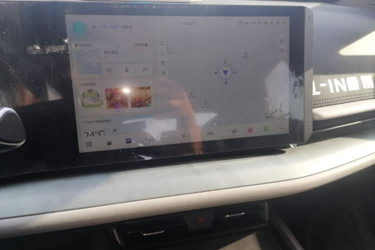 Used CHANGAN UNI-T 2023 Second-Generation 1.5T Prestige Model Audio And AC Panel