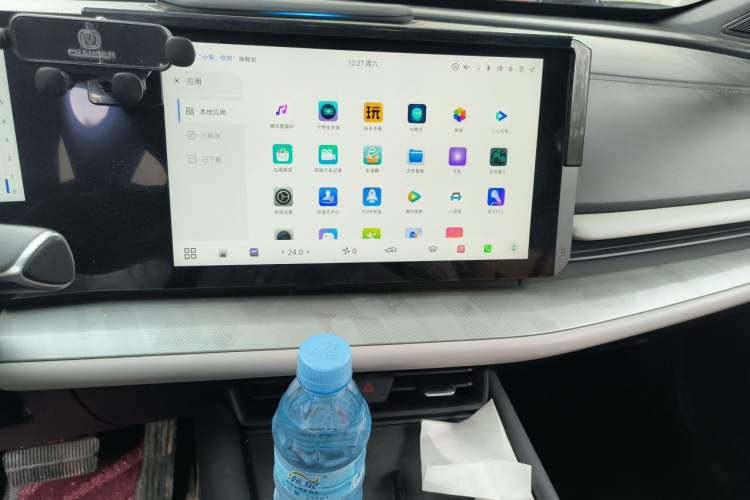 Used CHANGAN UNI-T 2023 Second-Generation 1.5T Prestige Model Audio And AC Panel