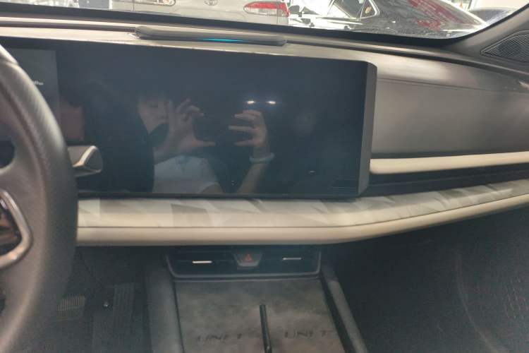 Used CHANGAN UNI-T 2023 2nd Generation 1.5T Luxury Version Audio And AC Panel