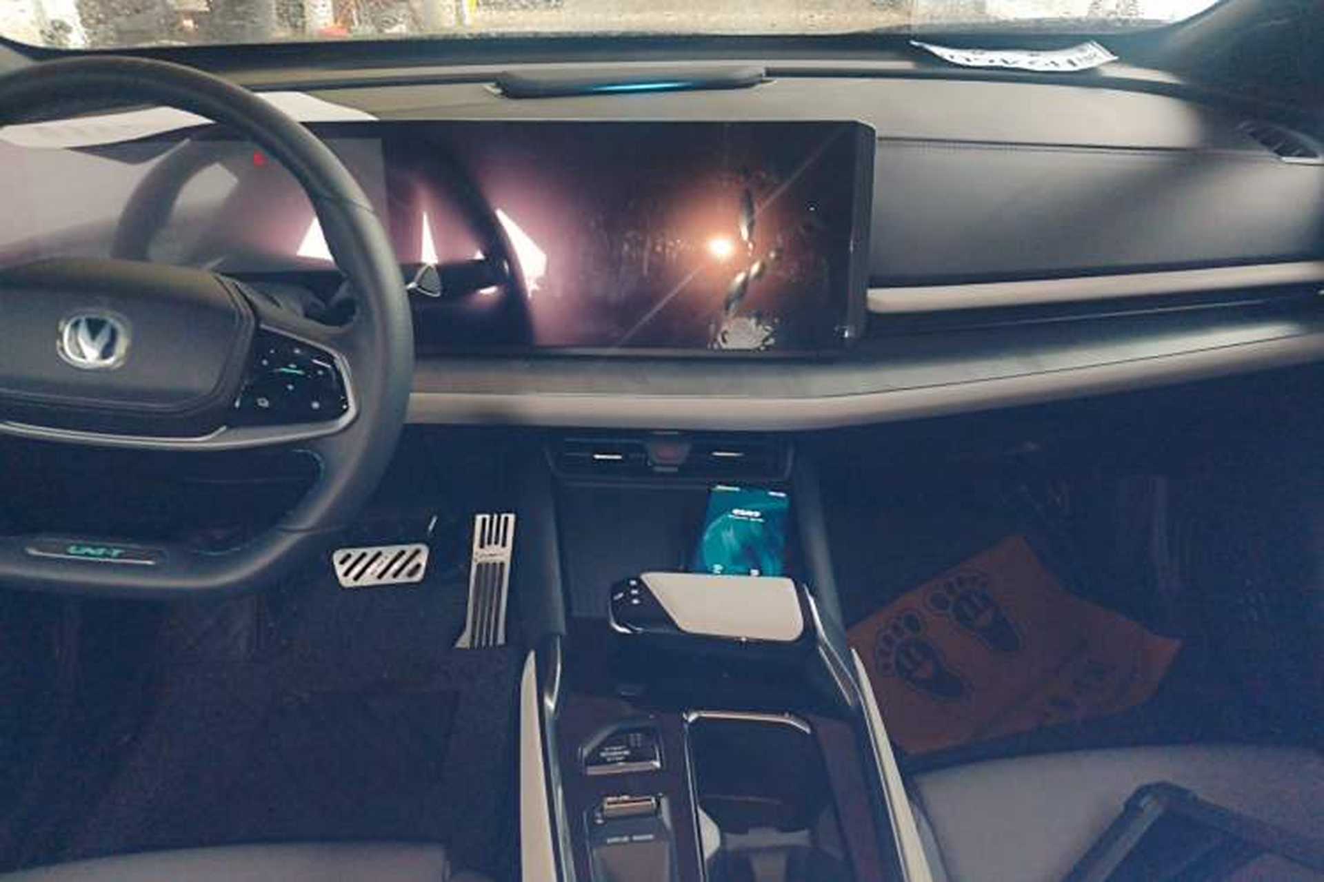 Used CHANGAN UNI-T 2023 Second-Generation 1.5T Prestige Model Audio And AC Panel
