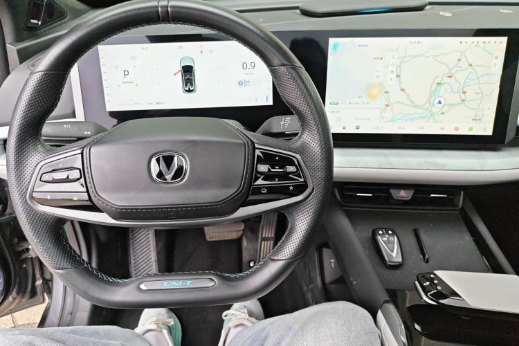 Used CHANGAN UNI-T 2023 Second-Generation 1.5T Prestige Model Center Console