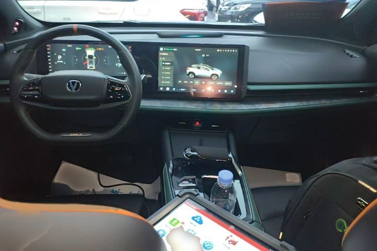 Used CHANGAN UNI-T 2023 2nd Generation 1.5T Sport Edition Flagship Version Center Console