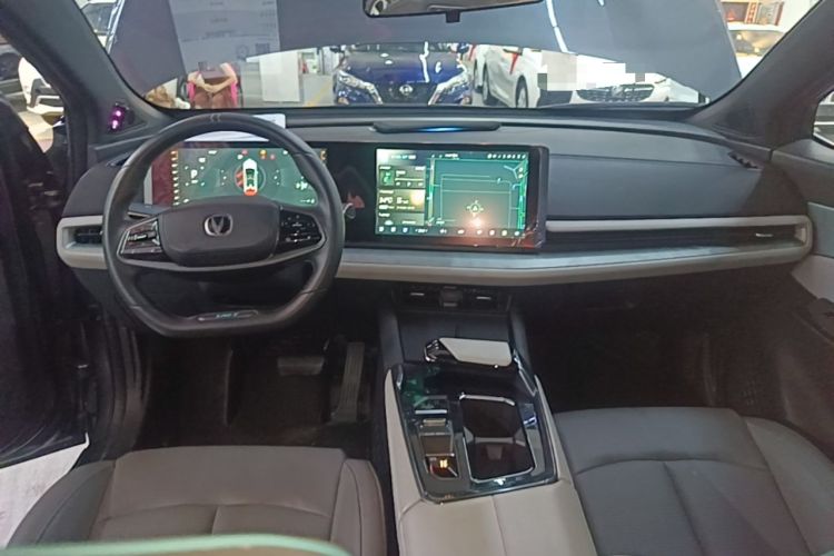 Used CHANGAN UNI-T 2023 Second-Generation 1.5T Prestige Model Center Console