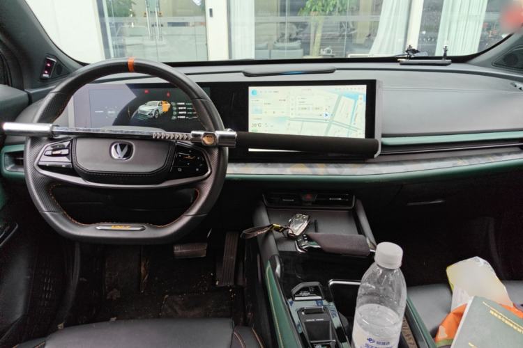Used CHANGAN UNI-T 2023 2nd Generation 1.5T Sport Edition Prestige Version Center Console