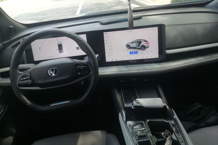 Used CHANGAN UNI-T 2023 2nd Generation 1.5T Luxury Version Center Console