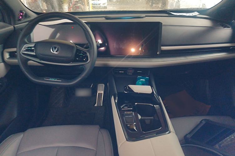 Used CHANGAN UNI-T 2023 Second-Generation 1.5T Prestige Model Center Console