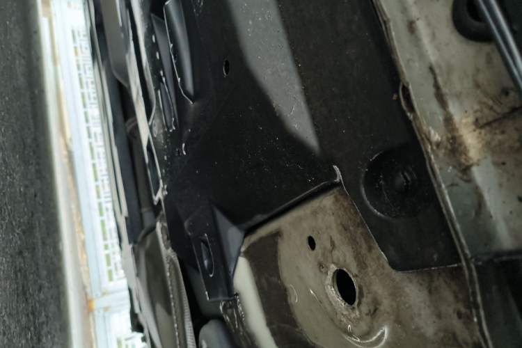 Used CHANGAN UNI-T 2023 Second-Generation 1.5T Prestige Model Chassis Front Right