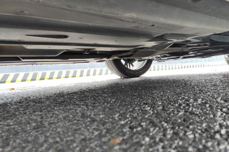 Used CHANGAN UNI-T 2023 Second-Generation 1.5T Prestige Model Chassis Front Right