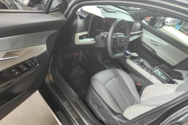 Used CHANGAN UNI-T 2023 Second-Generation 1.5T Prestige Model Driver Seat