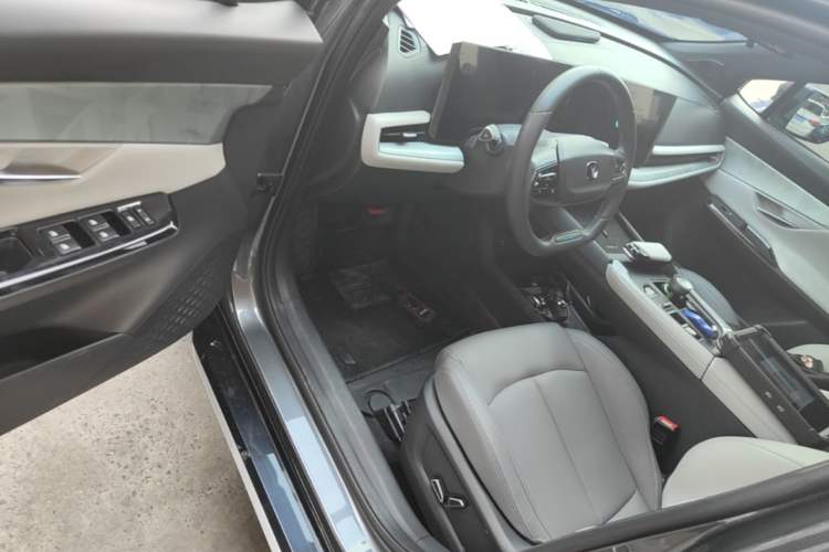 Used CHANGAN UNI-T 2023 Second-Generation 1.5T Prestige Model Driver Seat