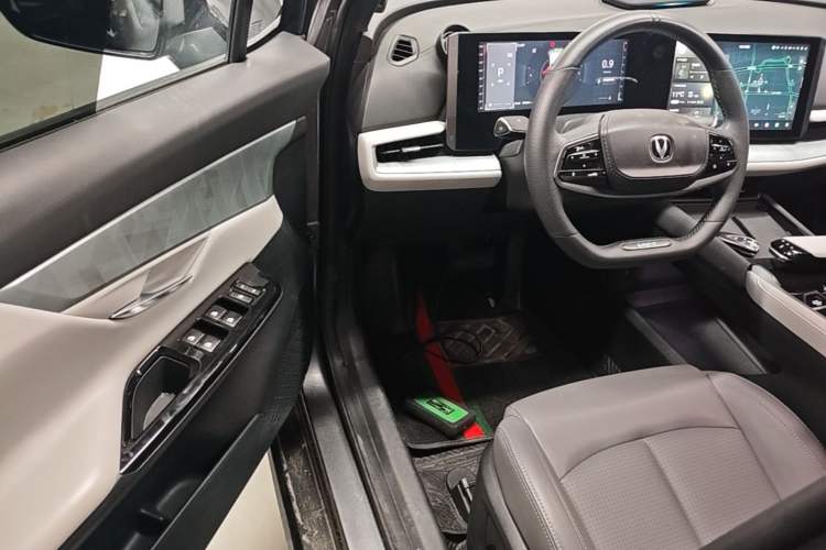 Used CHANGAN UNI-T 2023 2nd Generation 1.5T Flagship Version Driver Seat