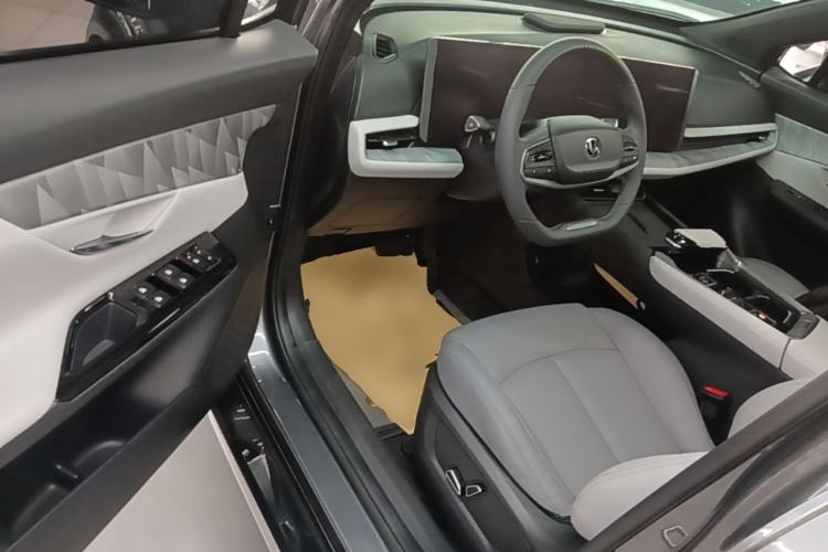 Used CHANGAN UNI-T 2023 2nd Generation 1.5T Luxury Version Driver Seat