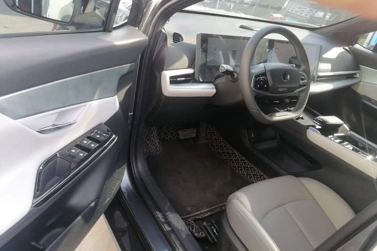 Used CHANGAN UNI-T 2023 Second-Generation 1.5T Prestige Model Driver Seat