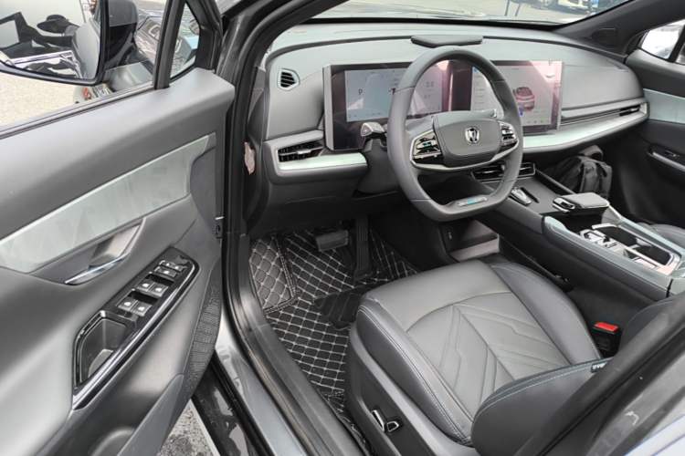 Used CHANGAN UNI-T 2023 Second-Generation 1.5T Prestige Model Driver Seat