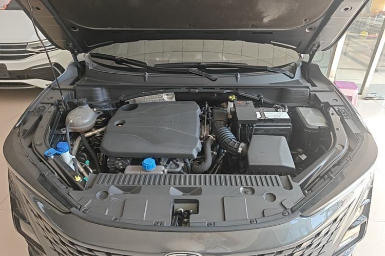 Used CHANGAN UNI-T 2023 Second-Generation 1.5T Prestige Model Engine Bay