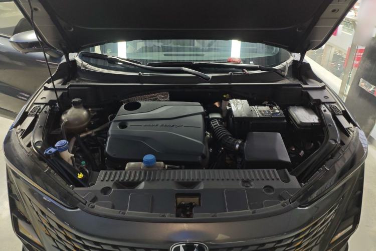 Used CHANGAN UNI-T 2023 Second-Generation 1.5T Prestige Model Engine Bay