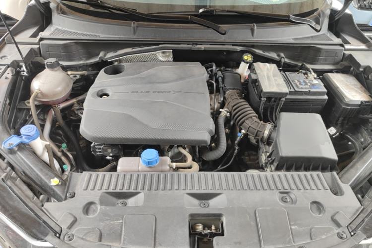 Used CHANGAN UNI-T 2023 Second-Generation 1.5T Prestige Model Engine Bay