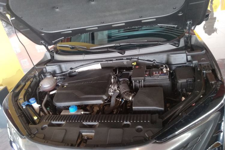 Used CHANGAN UNI-T 2023 Second-Generation 1.5T Prestige Model Engine Bay
