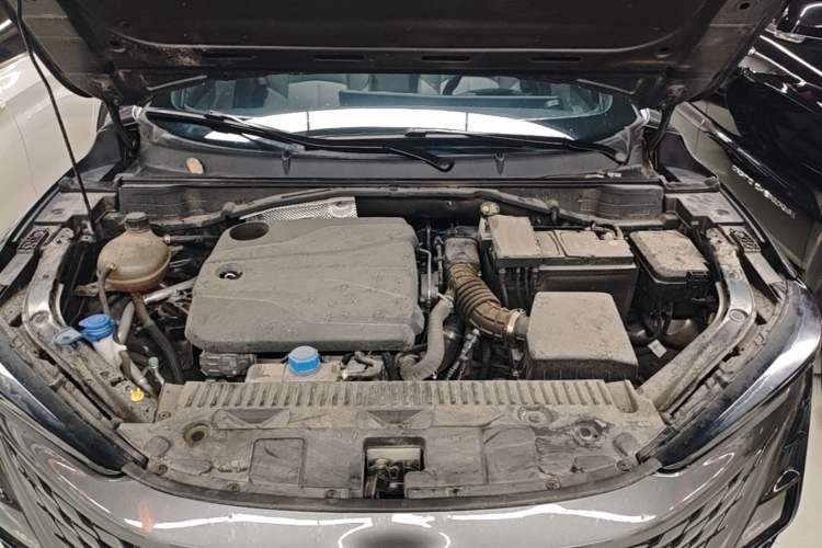 Used CHANGAN UNI-T 2023 2nd Generation 1.5T Flagship Version Engine Bay