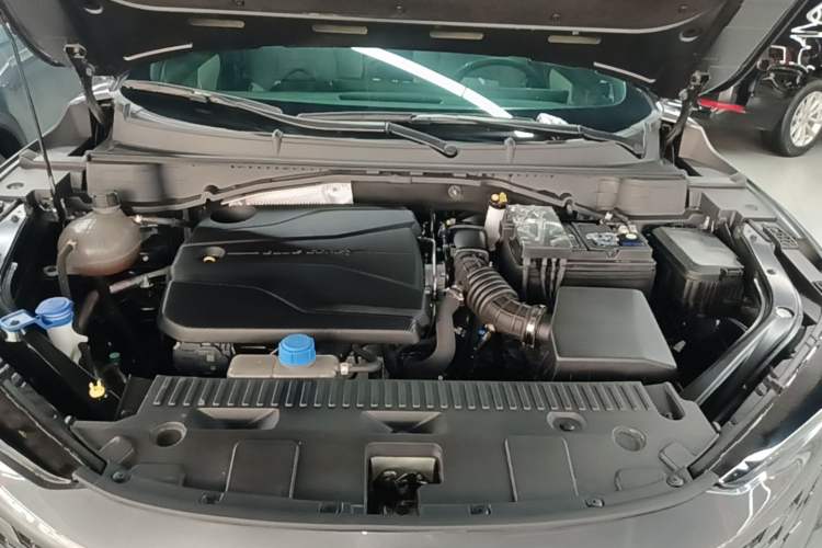 Used CHANGAN UNI-T 2023 2nd Generation 1.5T Luxury Version Engine Bay