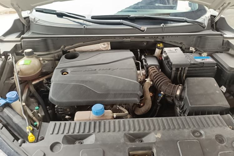 Used CHANGAN UNI-T 2023 Second-Generation 1.5T Prestige Model Engine Bay