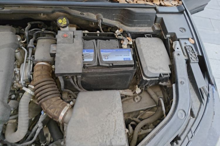 Used CHANGAN UNI-T 2023 2nd Generation 1.5T Sport Edition Prestige Version Engine Bay Left