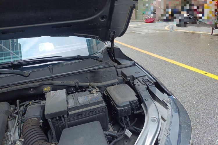 Used CHANGAN UNI-T 2023 Second-Generation 1.5T Prestige Model Engine Bay Left