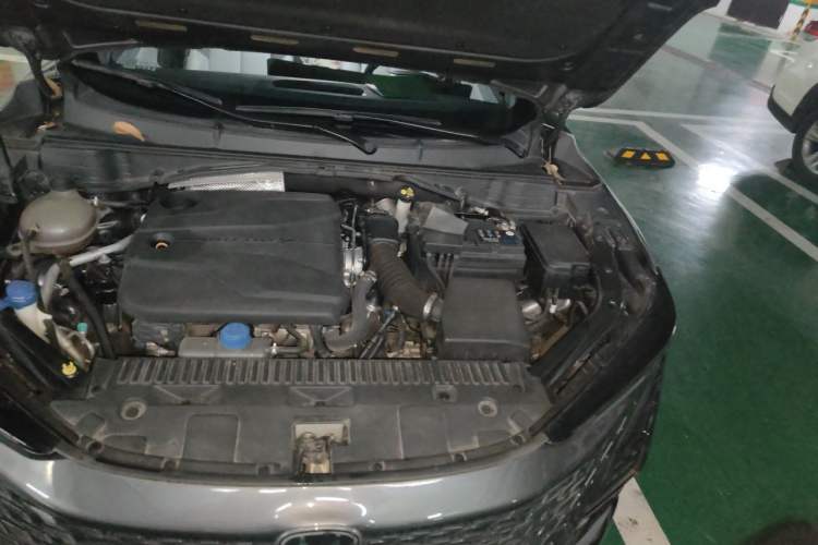 Used CHANGAN UNI-T 2023 Second-Generation 1.5T Prestige Model Engine Bay Left