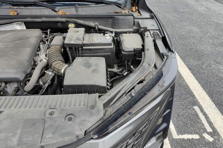 Used CHANGAN UNI-T 2023 Second-Generation 1.5T Prestige Model Engine Bay Left