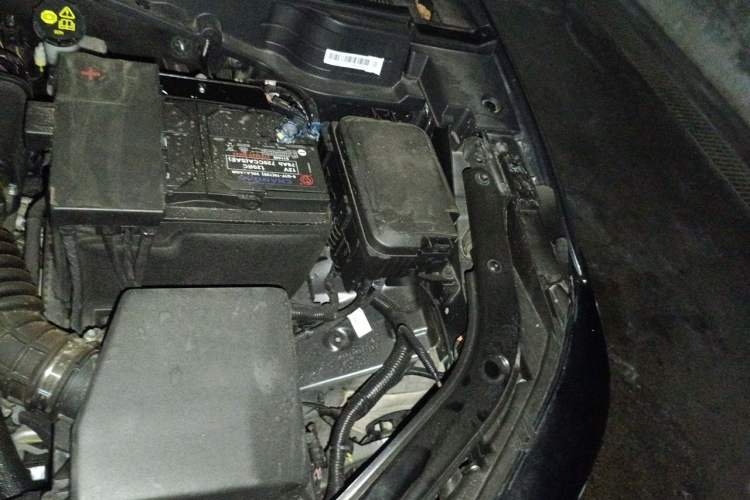 Used CHANGAN UNI-T 2023 2nd Generation 1.5T Sport Edition Flagship Version Engine Bay Left
