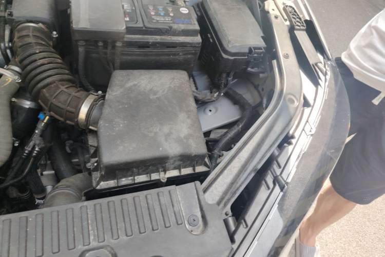 Used CHANGAN UNI-T 2023 Second-Generation 1.5T Prestige Model Engine Bay Left