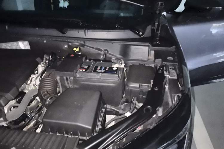Used CHANGAN UNI-T 2023 2nd Generation 1.5T Sport Edition Flagship Version Engine Bay Left