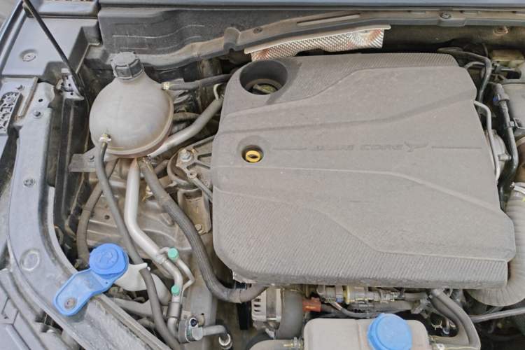 Used CHANGAN UNI-T 2023 2nd Generation 1.5T Sport Edition Prestige Version Engine Bay Right