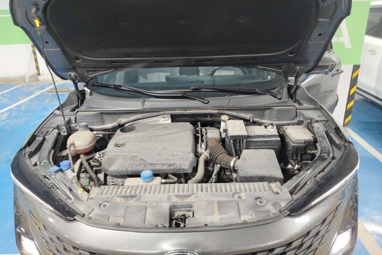 Used CHANGAN UNI-T 2023 Second-Generation 1.5T Prestige Model Engine Bay