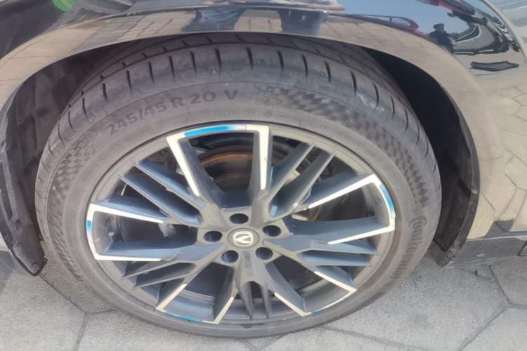 Used CHANGAN UNI-T 2023 Second-Generation 1.5T Prestige Model Exterior 2