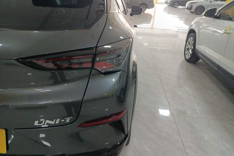 Used CHANGAN UNI-T 2023 Second-Generation 1.5T Prestige Model Exterior 3