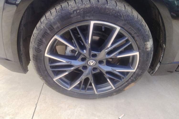 Used CHANGAN UNI-T 2023 Second-Generation 1.5T Prestige Model Exterior 4