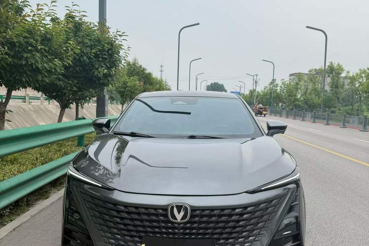 Used CHANGAN UNI-T 2023 Second-Generation 1.5T Prestige Model Exterior 5