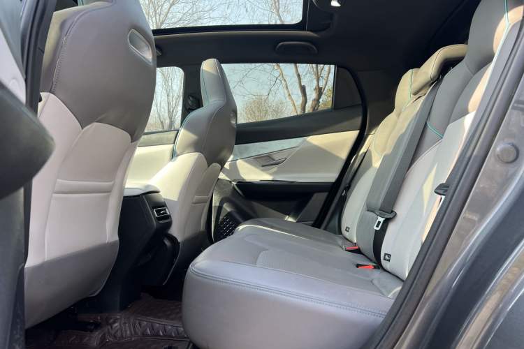 Used CHANGAN UNI-T 2023 Second-Generation 1.5T Prestige Model Exterior 6