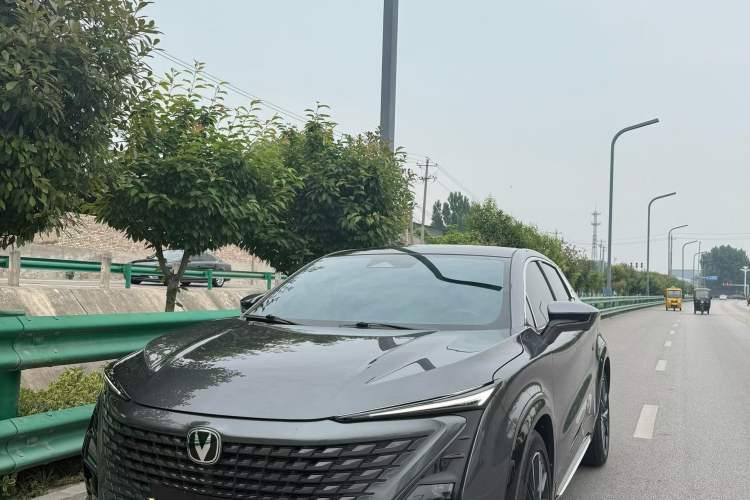 Used CHANGAN UNI-T 2023 Second-Generation 1.5T Prestige Model Exterior 6